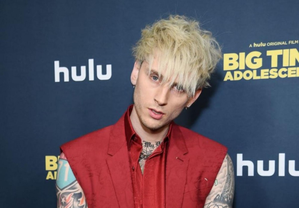 Machine Gun Kelly Explains Person He "Kissed" In Video Was A Blunt