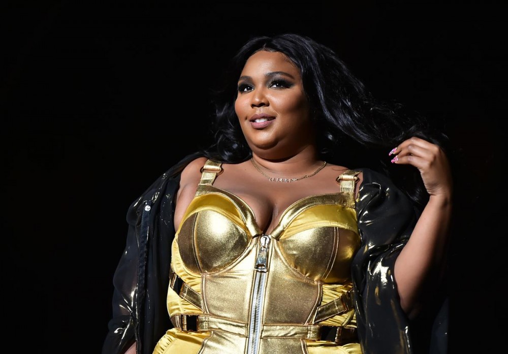 Lizzo Thanks Healthcare Workers By Giving Hospital Staffers Free Lunches