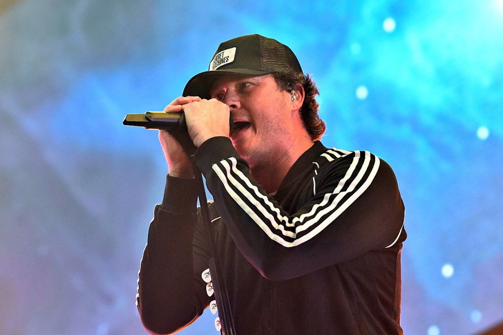 Tom DeLonge’s Directorial Debut a ‘Coming of Age Film With Dick Jokes’ Tom DeLonge’s Directorial Debut a ‘Coming of Age Film With Dick Jokes’