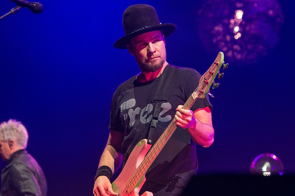 Jeff Ament Unsure About a Tour Where Pearl Jam Are ‘Checking Vaccination Cards’ Jeff Ament Unsure About a Tour Where Pearl Jam Are ‘Checking Vaccination Cards’