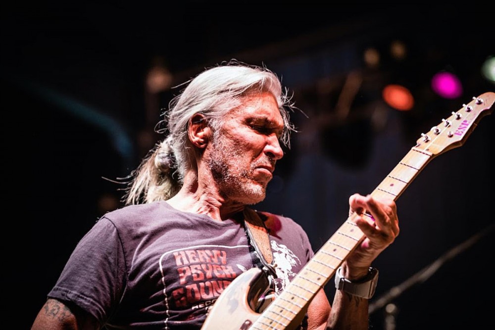 George Lynch Is All Shred on ‘Death By a Thousand Licks’ Off Debut Solo Album ‘Seamless’ George Lynch Is All Shred on ‘Death By a Thousand Licks’ Off Debut Solo Album ‘Seamless’