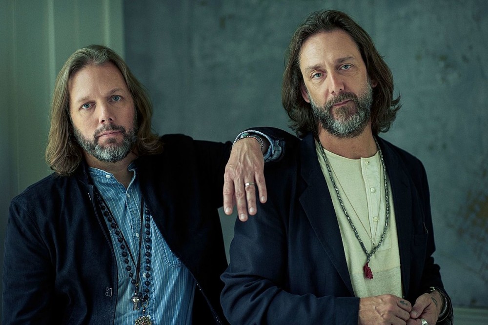 The Black Crowes Offer Advice for New Bands Who Don’t Want to Conform The Black Crowes Offer Advice for New Bands Who Don’t Want to Conform