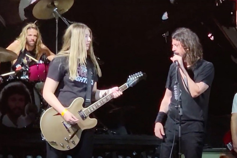 Foo Fighters Fan Plays ‘Monkey Wrench’ With Band at Show, Nails It Foo Fighters Fan Plays ‘Monkey Wrench’ With Band at Show, Nails It
