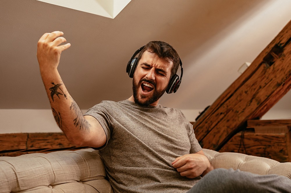 Artificially Intelligent Band Recommender Takes Your Tastes Into Account Artificially Intelligent Band Recommender Takes Your Tastes Into Account