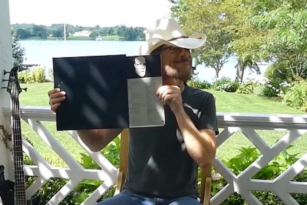 Watch Jason Newsted Unbox Metallica’s ‘The Black Album’ Box Set + Tell Stories Watch Jason Newsted Unbox Metallica’s ‘The Black Album’ Box Set + Tell Stories