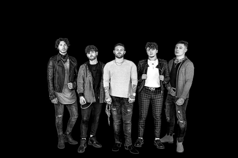 Asking Alexandria Drop ‘Alone Again,’ Announce New Album ‘See What’s on the Inside’ Asking Alexandria Drop ‘Alone Again,’ Announce New Album ‘See What’s on the Inside’