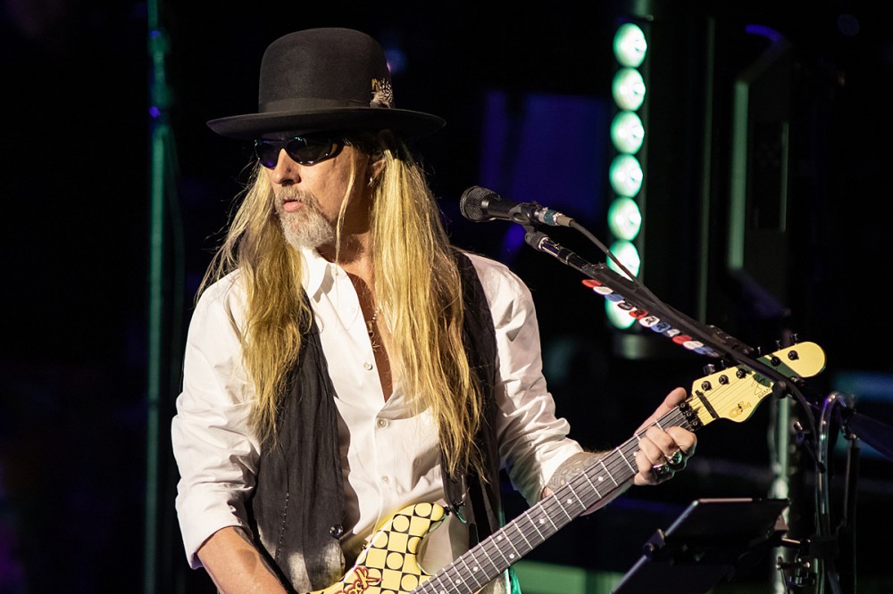 Jerry Cantrell Announces Spring 2022 North American Solo Dates Jerry Cantrell Announces Spring 2022 North American Solo Dates