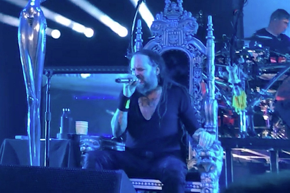 COVID ‘Aftereffects’ Force Jonathan Davis to Perform Korn Shows Partially Seated COVID ‘Aftereffects’ Force Jonathan Davis to Perform Korn Shows Partially Seated
