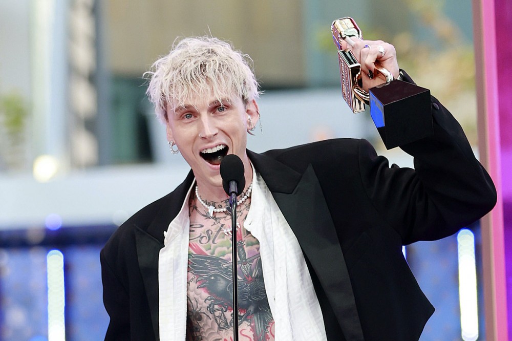 ‘Tickets to My Downfall’ Is Machine Gun Kelly’s First Platinum Album ‘Tickets to My Downfall’ Is Machine Gun Kelly’s First Platinum Album