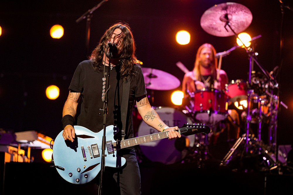 Watch Foo Fighters Play Medley of Hits at 2021 MTV VMAs + Accept Global Icon Award Watch Foo Fighters Play Medley of Hits at 2021 MTV VMAs + Accept Global Icon Award