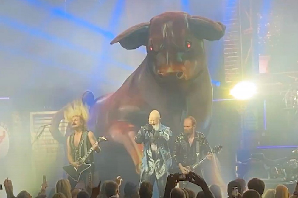 Rob Halford Explains Why Judas Priest Have Giant Bull Onstage Rob Halford Explains Why Judas Priest Have Giant Bull Onstage