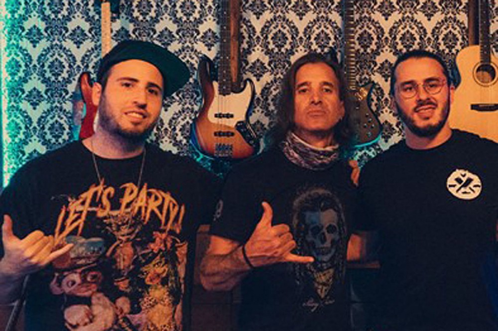 Scott Stapp Teams With Dance Producers on Epic New Track ‘Light Up the Sky’ Scott Stapp Teams With Dance Producers on Epic New Track ‘Light Up the Sky’