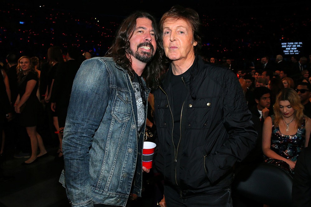 Paul McCartney to Induct Foo Fighters Into Rock and Roll Hall of Fame Paul McCartney to Induct Foo Fighters Into Rock and Roll Hall of Fame