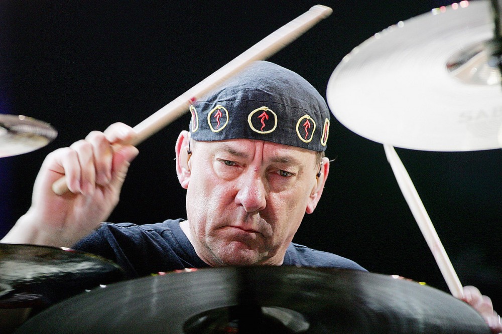 Neil Peart’s Legacy Honored With ‘Spirit of Drumming’ Scholarship by ‘Modern Drummer’ Magazine Neil Peart’s Legacy Honored With ‘Spirit of Drumming’ Scholarship by ‘Modern Drummer’ Magazine