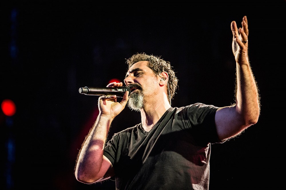 Serj Tankian Contracts COVID-19, System of a Down Postpone Stadium Shows Serj Tankian Contracts COVID-19, System of a Down Postpone Stadium Shows