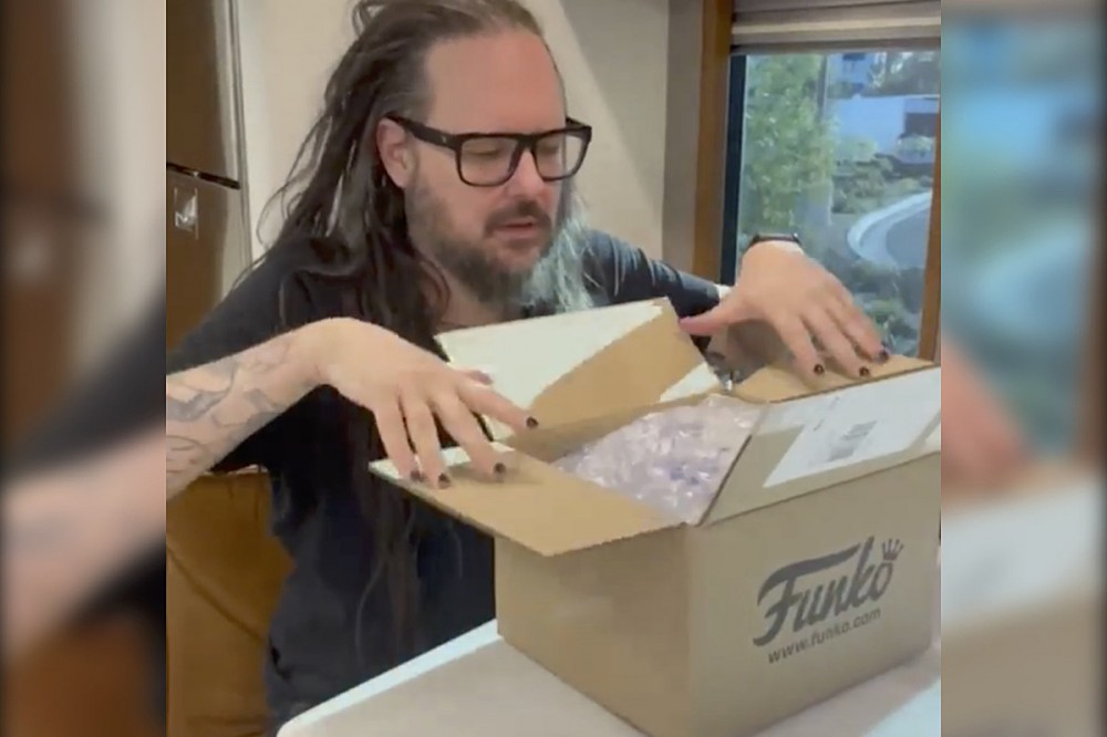 Korn’s Jonathan Davis Unboxes His ‘Life Is Peachy’ Funko Pop! Figure Korn’s Jonathan Davis Unboxes His ‘Life Is Peachy’ Funko Pop! Figure