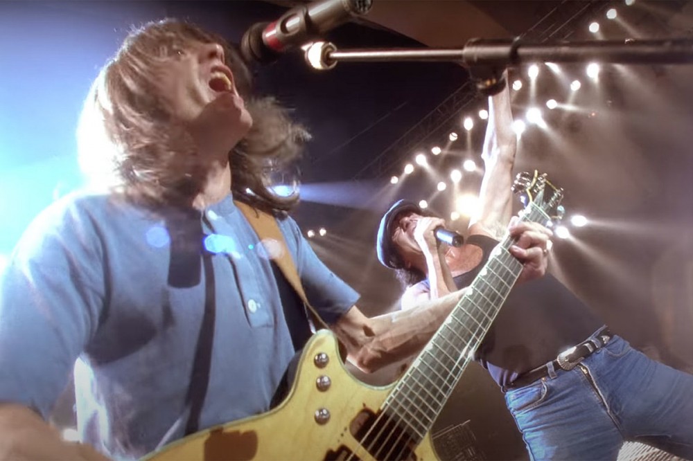 AC/DC’s ‘Thunderstruck’ Video Surpasses 1 Billion YouTube Views AC/DC’s ‘Thunderstruck’ Video Surpasses 1 Billion YouTube Views