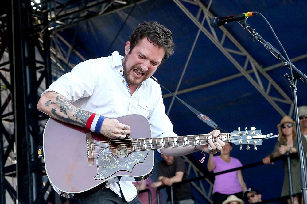 Frank Turner Delivers Blisteringly Unrelenting New Song ‘Non Serviam’ Frank Turner Delivers Blisteringly Unrelenting New Song ‘Non Serviam’