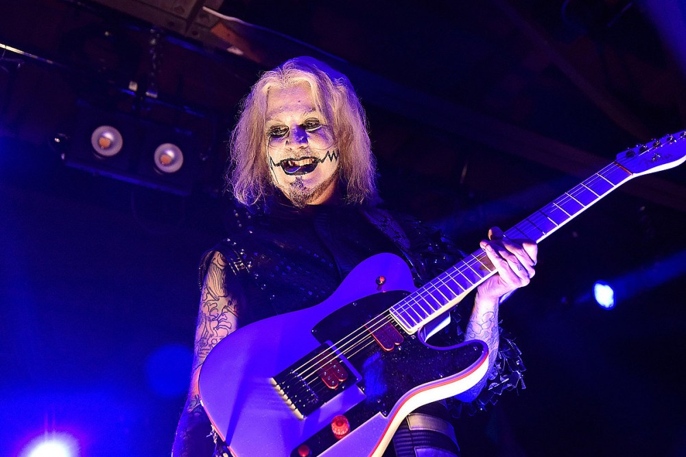 John 5 Says Only Time He Drank Alcohol on Tour Was With Dimebag John 5 Says Only Time He Drank Alcohol on Tour Was With Dimebag