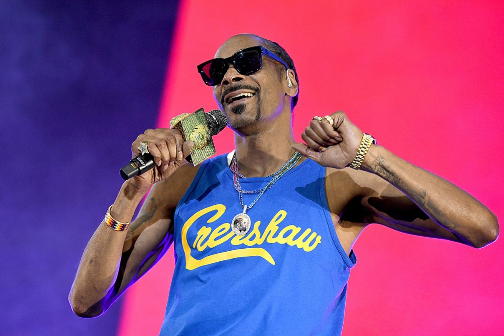 Snoop Dogg Says Aging Rappers Deserve Same Respect as Rock Legends Snoop Dogg Says Aging Rappers Deserve Same Respect as Rock Legends