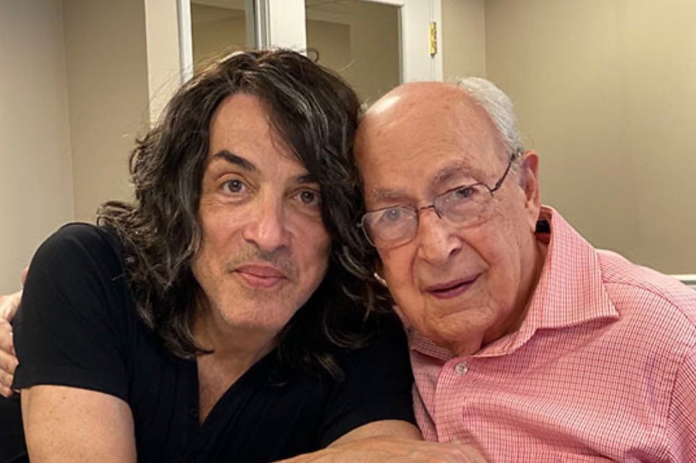 William Eisen, Father of KISS’ Paul Stanley, Dies at Age 101 William Eisen, Father of KISS’ Paul Stanley, Dies at Age 101