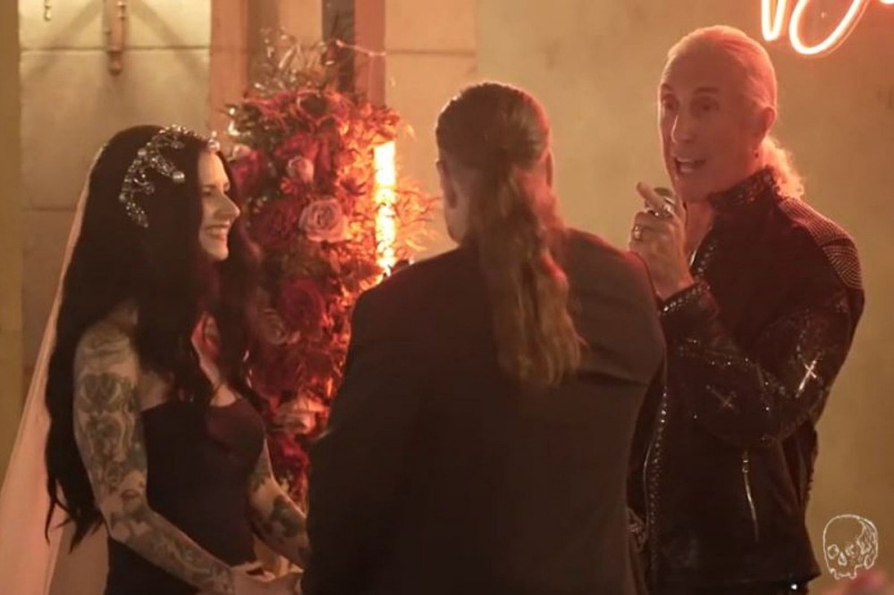 Dee Snider Officiates Rusty Eye Bassist’s Wedding Dee Snider Officiates Rusty Eye Bassist’s Wedding