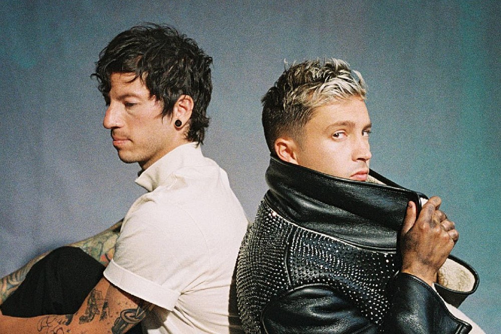 Twenty One Pilots Announce 2022 Tour Dates, Release ‘Scaled and Icy’ Livestream Album Twenty One Pilots Announce 2022 Tour Dates, Release ‘Scaled and Icy’ Livestream Album