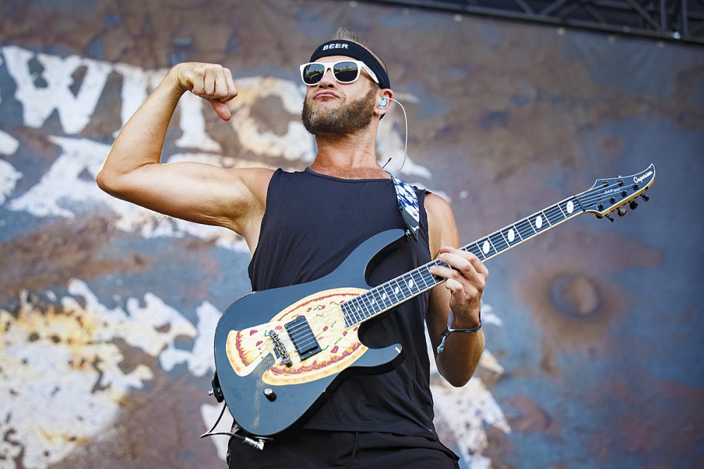 ‘As Daylight Dies’ Becomes the First Killswitch Engage Album to Go Platinum ‘As Daylight Dies’ Becomes the First Killswitch Engage Album to Go Platinum