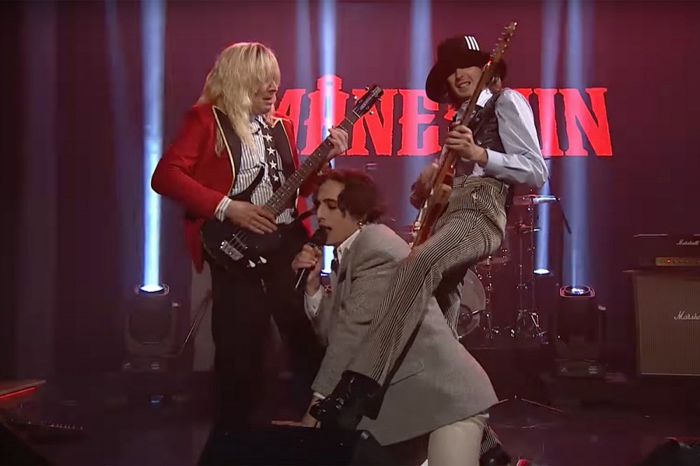 Maneskin Recruit Jimmy Fallon to Play Bass on ‘Supermodel’ for ‘Tonight Show’ Appearance