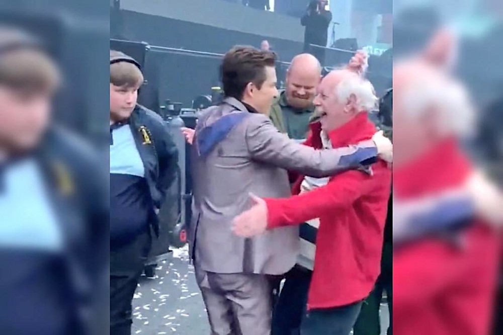 The Killers Stop Show to Make Sure 67-Year-Old Crowd Surfer Is Okay The Killers Stop Show to Make Sure 67-Year-Old Crowd Surfer Is Okay