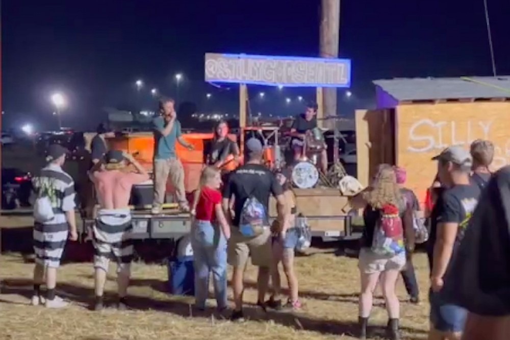 A Band Named Silly Goose Raided Festival Parking Lot + Got Added to the Bill A Band Named Silly Goose Raided Festival Parking Lot + Got Added to the Bill