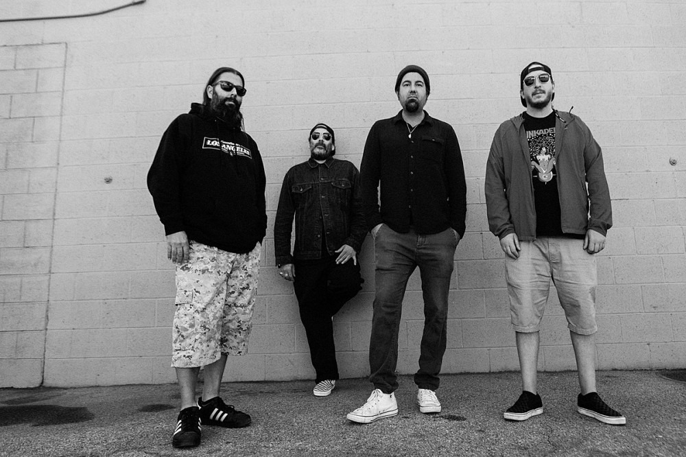 Deftones Reveal 2022 Dia De Los Deftones Lineup After Two-Year Hiatus Deftones Reveal 2022 Dia De Los Deftones Lineup After Two-Year Hiatus