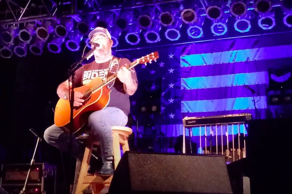 Aaron Lewis Plays New Acoustic Song ‘I Ain’t Made in China’ Live Aaron Lewis Plays New Acoustic Song ‘I Ain’t Made in China’ Live