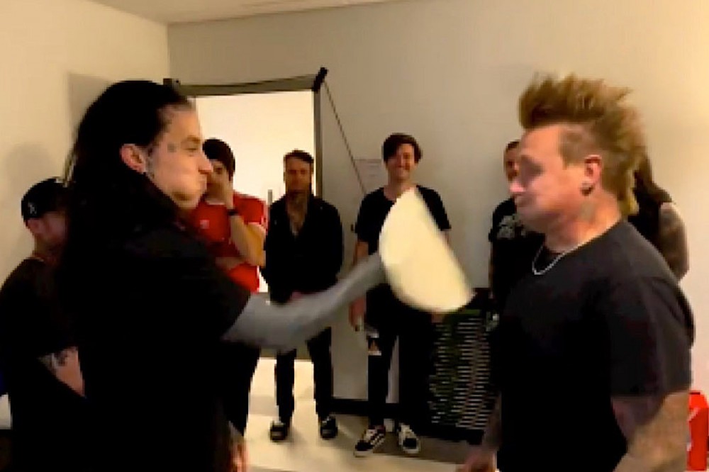 Falling in Reverse’s Ronnie Radke + Papa Roach’s Jacoby Shaddix Do the Tortilla Challenge Falling in Reverse’s Ronnie Radke + Papa Roach’s Jacoby Shaddix Do the Tortilla Challenge