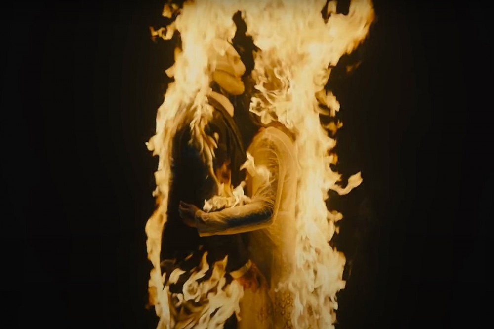 Corey Taylor Appears Maskless in Slipknot’s New ‘Yen’ Video Corey Taylor Appears Maskless in Slipknot’s New ‘Yen’ Video
