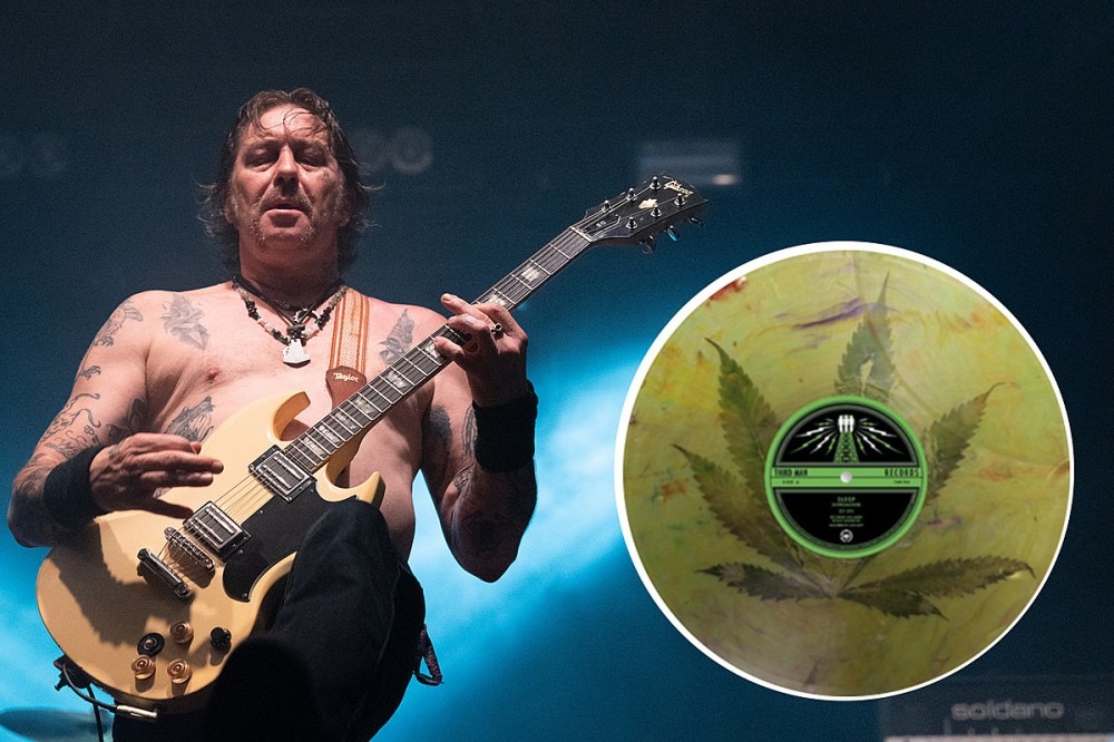 Sleep’s ‘Dopesmoker’ Vinyl Reissue Contains Real Marijuana Leaves Sleep’s ‘Dopesmoker’ Vinyl Reissue Contains Real Marijuana Leaves
