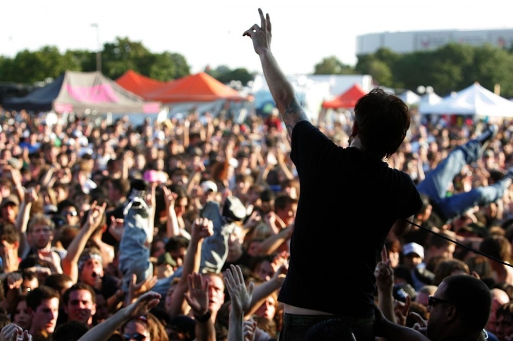 Rock + Metal Bands That Played Over 150 Shows in a Year Rock + Metal Bands That Played Over 150 Shows in a Year