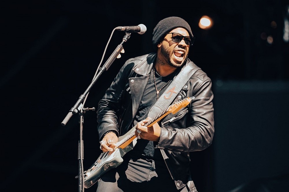 Ayron Jones’ New Single ‘Filthy’ Lives Up to Its Name Ayron Jones’ New Single ‘Filthy’ Lives Up to Its Name