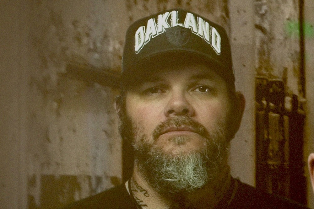 Neurosis Vocalist Scott Kelly Admits to Familial Abuse, Announces Retirement From Band