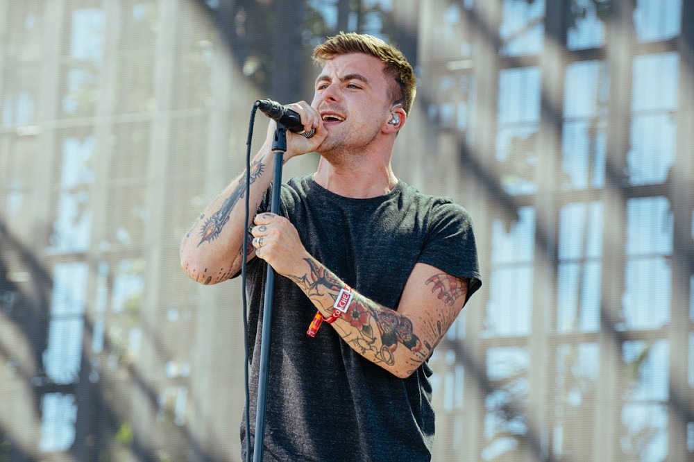 Circa Survive Singer Anthony Green Denies Rumors That Band Is Breaking Up