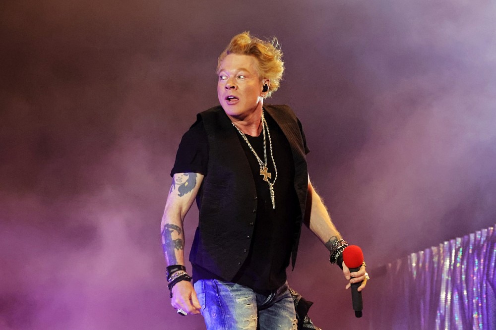 Waitress Reportedly Fired After Taking Video of Axl Rose in Brazilian Hotel Waitress Reportedly Fired After Taking Video of Axl Rose in Brazilian Hotel
