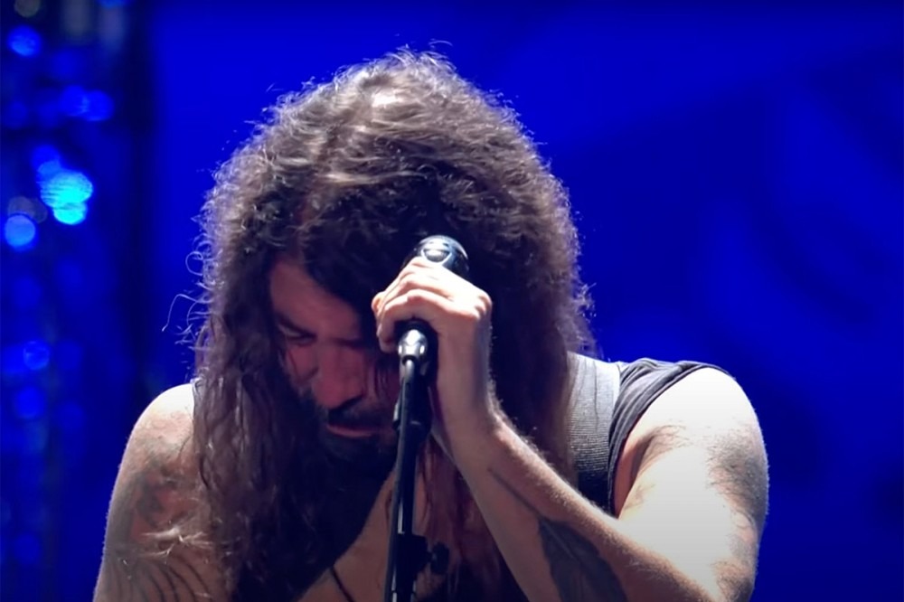 Tearful Dave Grohl Plays First Foo Fighters Song Without Taylor Hawkins Tearful Dave Grohl Plays First Foo Fighters Song Without Taylor Hawkins