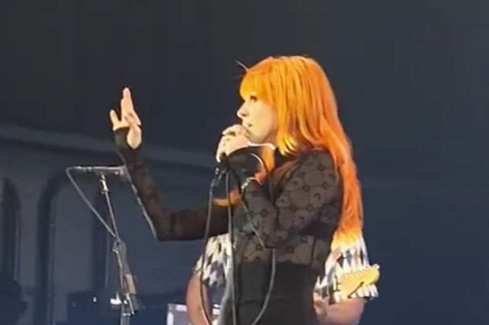 Hayley Williams Pauses Paramore Show Due to Fan Fight – ‘Detention for Everyone!’